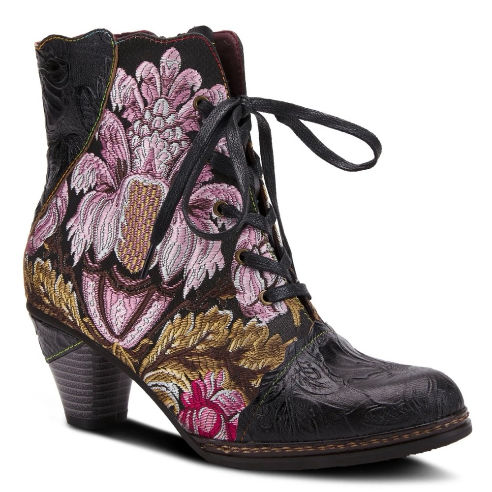 NWOT🔥 L'ARTISTE SIREN BOOTS 🌻Artisan-Made❣️🔥 Never Worn‼️ Velvet lining❣️
